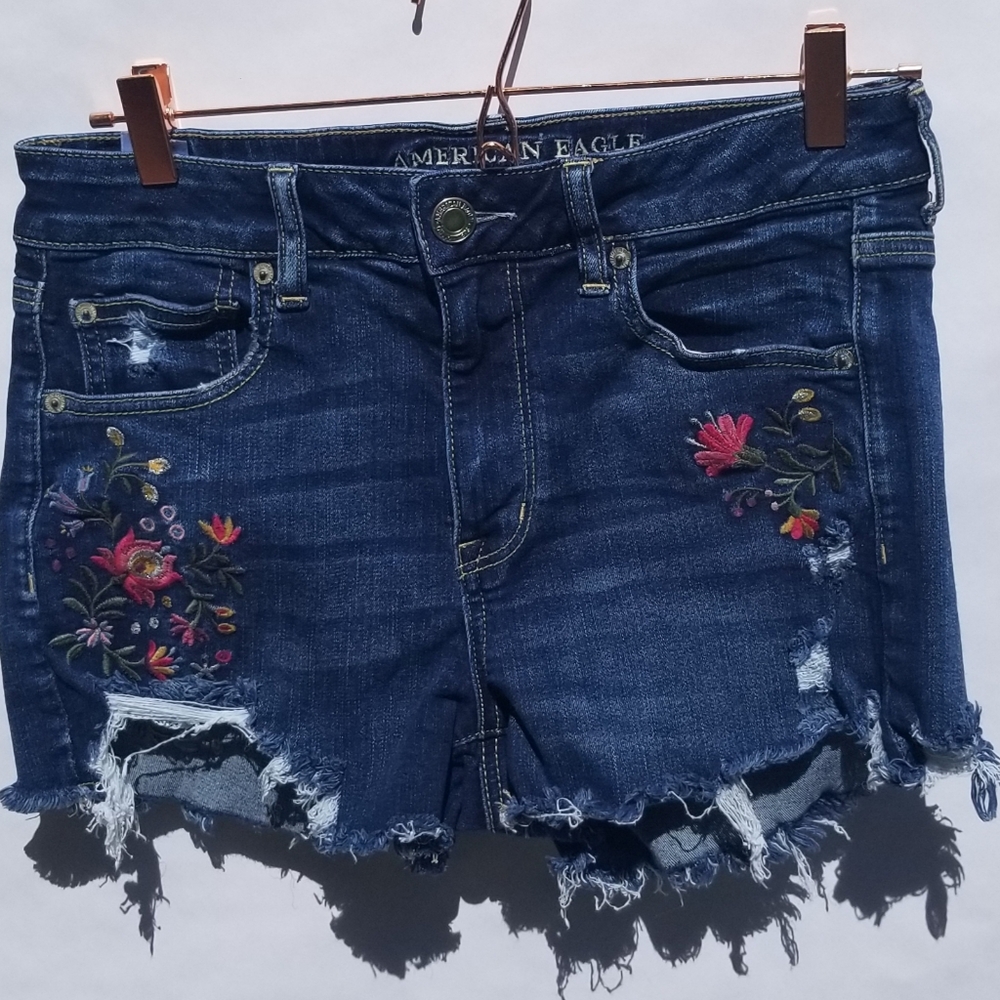American Eagle | Floral Embroidered Jean Shorts